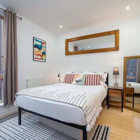 D8 - Canal View Apartment Лондон Екстериор снимка
