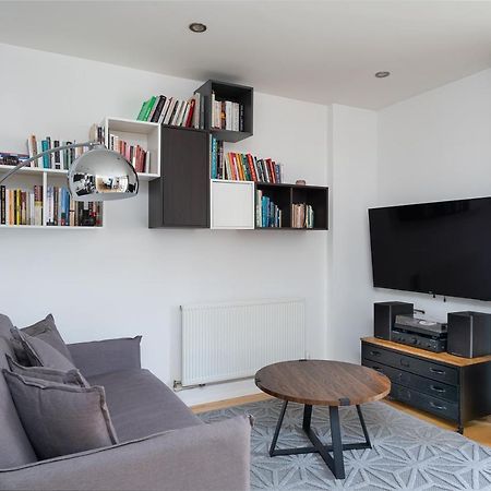 D8 - Canal View Apartment Лондон Екстериор снимка