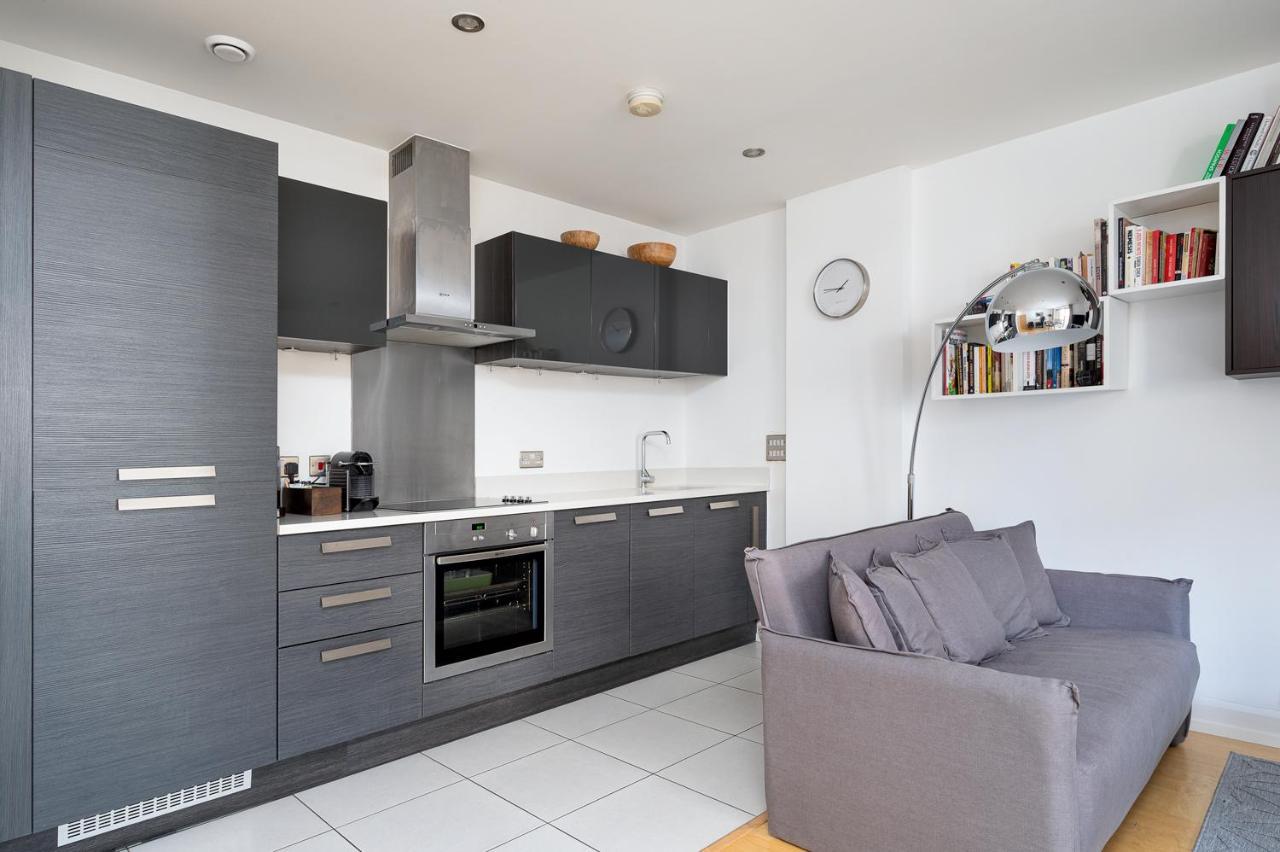 D8 - Canal View Apartment Лондон Екстериор снимка