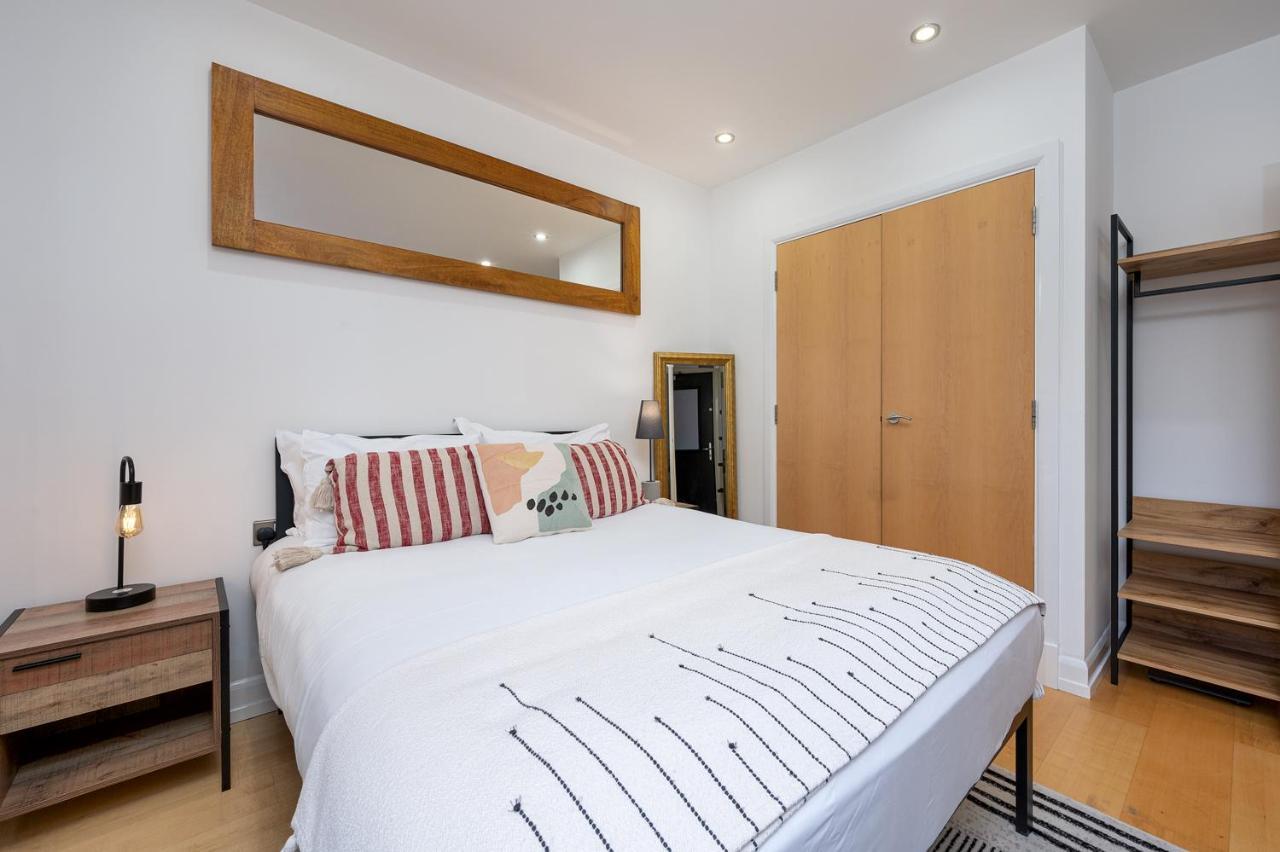 D8 - Canal View Apartment Лондон Екстериор снимка